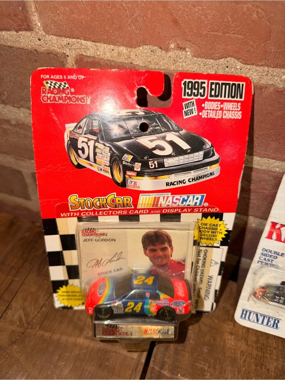 Jeff Gordon NASCAR #24 Championship Racing Car Toy Truck Key Chain 1995